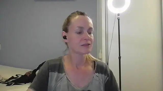 Annylove1's cam snapshot