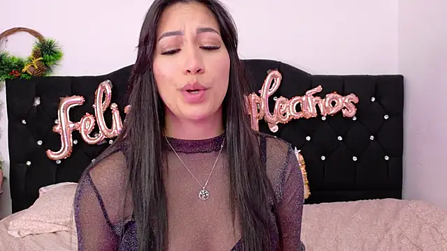 Sara_Kurt's cam snapshot