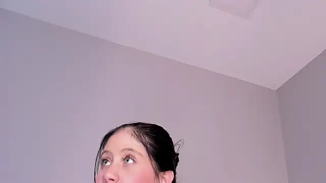 sara__jones_gh's cam snapshot