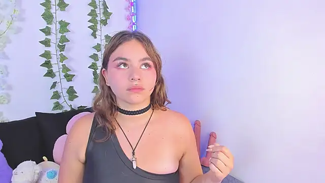 LucieAngels's cam snapshot