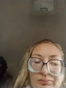 xXxWhoreAbleX's cam snapshot