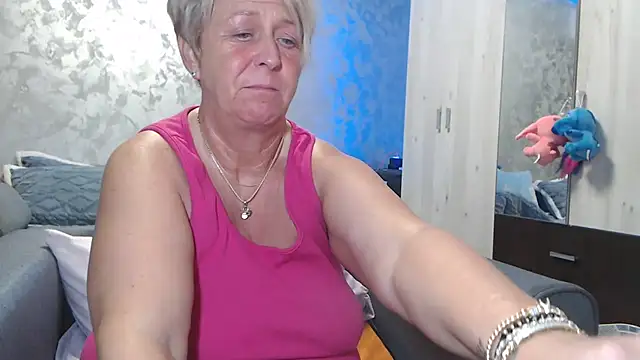 RosesandLillies's cam snapshot