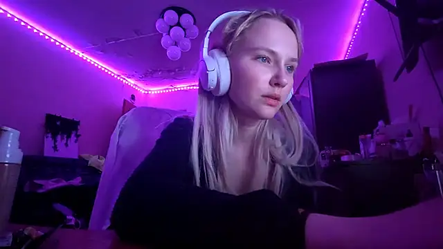 KarinRobertson's cam snapshot