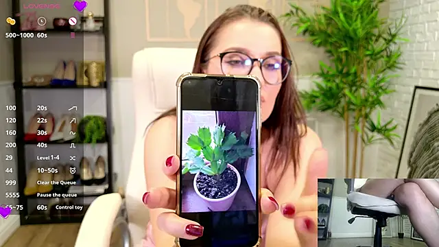 SelineSole's cam snapshot