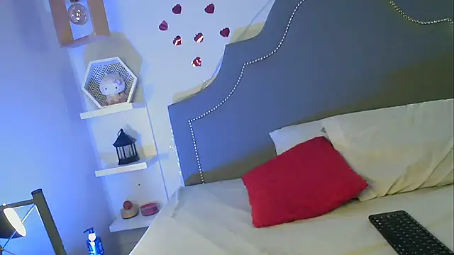 pocahontamoon's cam snapshot