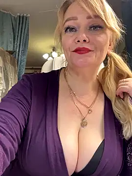 Sweet-blonde's cam snapshot