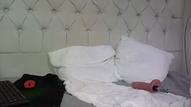 carolinesampaio live sex cam