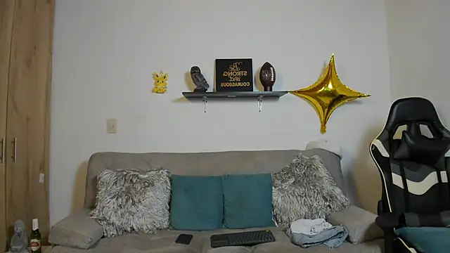 julian_wallace's cam snapshot