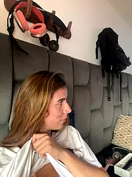 AllieYourGirl's cam snapshot