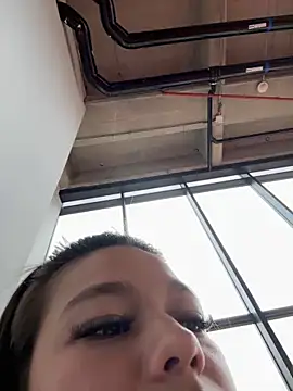 Alyshanon18's cam snapshot