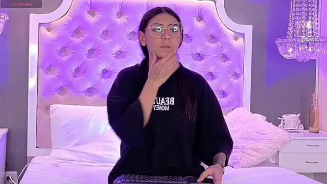 VioletBlaze's cam snapshot