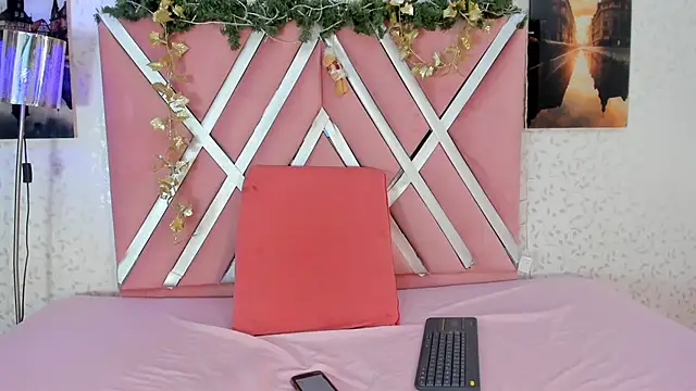 scarletross_'s cam snapshot