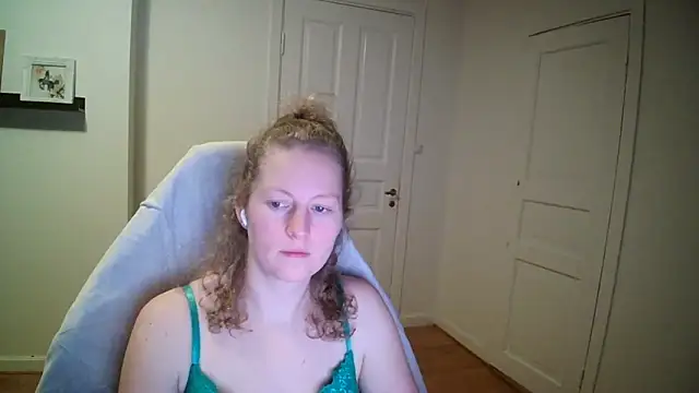 Girlnina-1995's cam snapshot