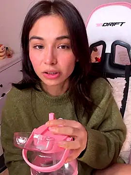 Adriennesexxx live sex cam