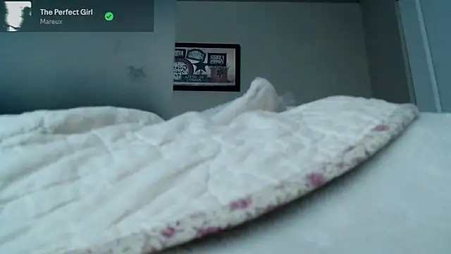 Snarfle82 live sex cam