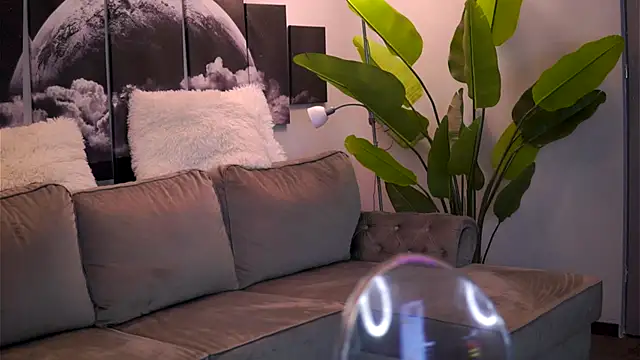 EllieRedd's cam snapshot