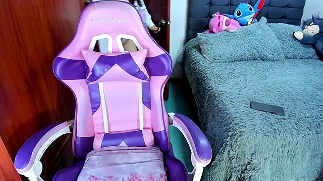 saphira_owen's cam snapshot