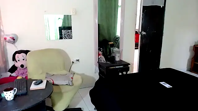 Sashaferrari2000 live sex cam