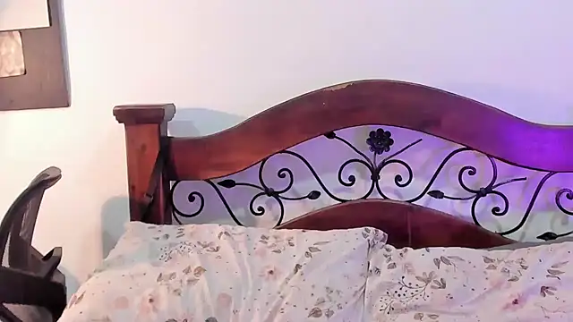 noemi_foxxx's cam snapshot