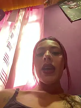 Emilyy-18's cam snapshot