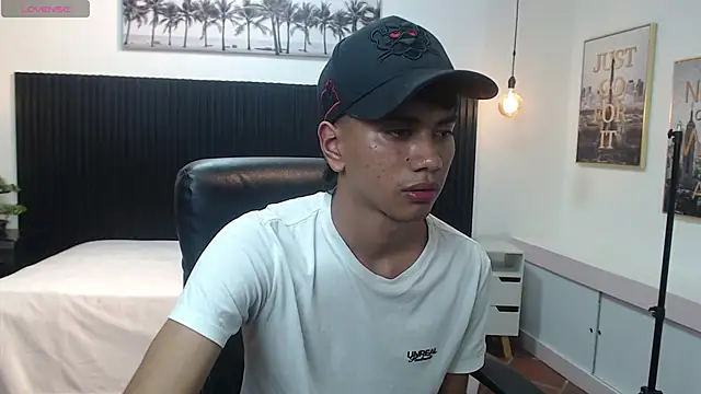 markbowie live sex cam