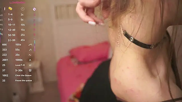 DongMolt live sex cam