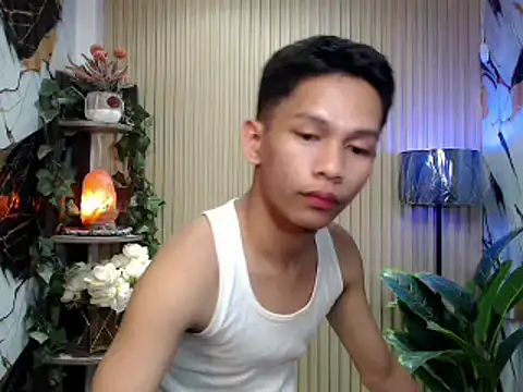 TheBoyAboveYou live sex cam