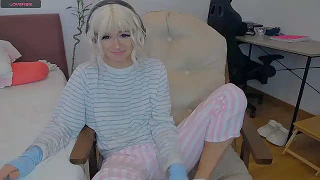 MiniMuse's cam snapshot