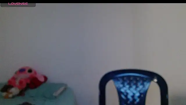 Yourgirl-thaly20's cam snapshot