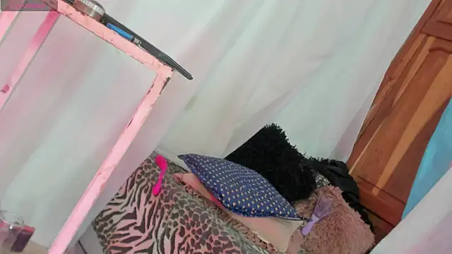 Itsme_Daniela live sex cam