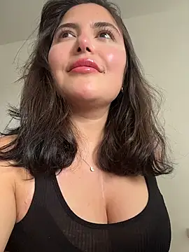 sukhakunis1 live sex cam