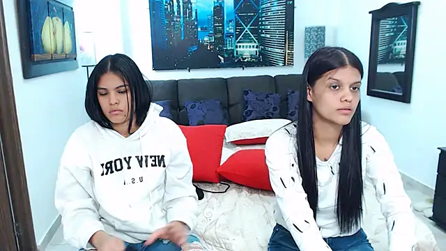 mishellAndkendra's web cam