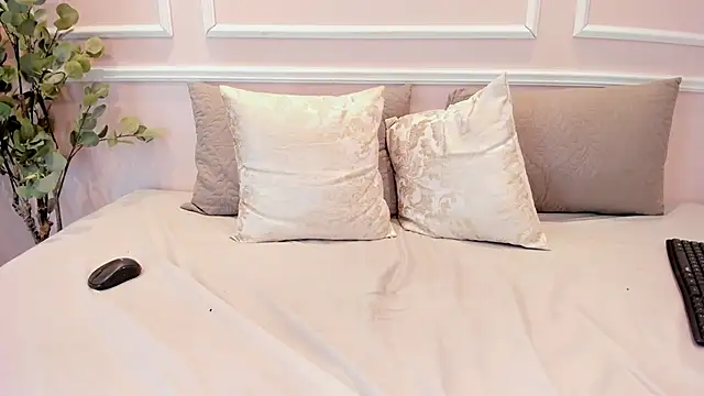 Lucy_Canel's cam snapshot