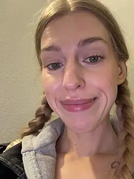 kira_mia live sex cam