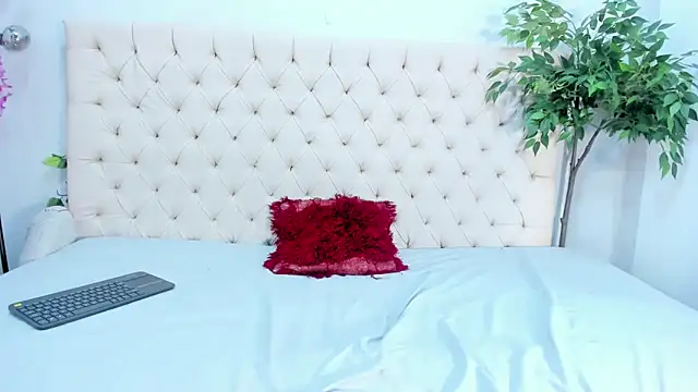 Victoria_Coleman live sex cam