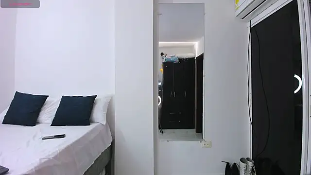 zou_quira live sex cam