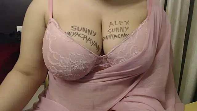 SandraMallu007's cam snapshot