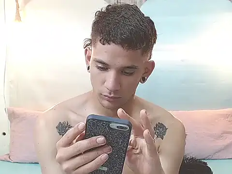 tylor_boy live sex cam