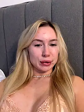 SexySaraxxoo's cam snapshot