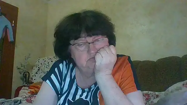 MilaSky5303's cam snapshot