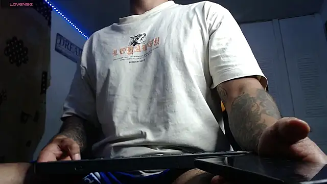 Chrys_harris77's cam snapshot