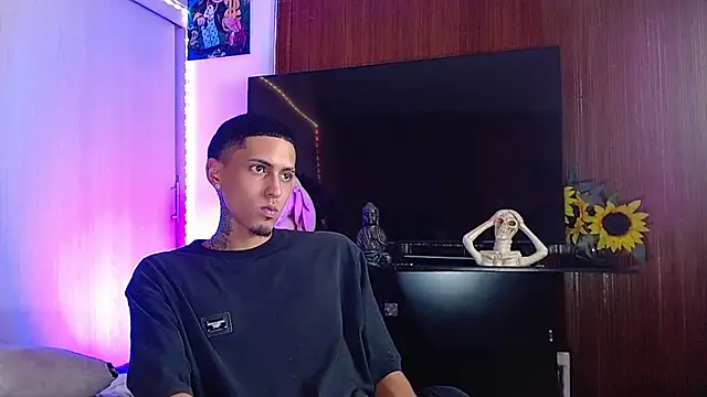 Liam_lee's cam snapshot