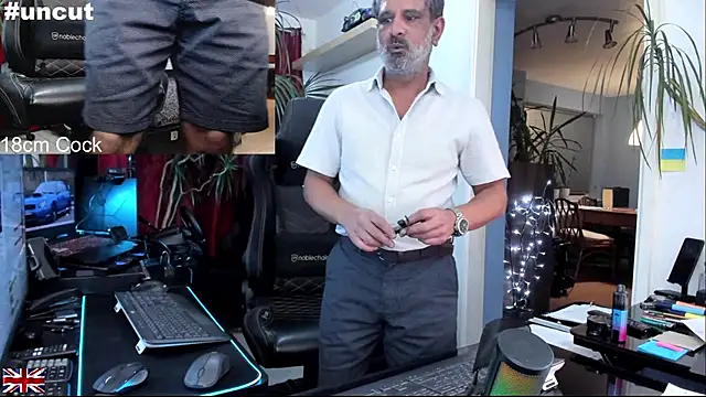 OnlineBossUK's cam snapshot