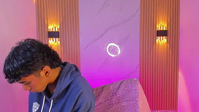 Ethan_thouse's cam snapshot