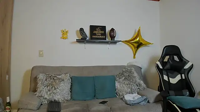 julian_wallace's cam snapshot