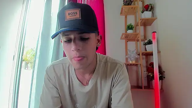 latiin_boy21's cam snapshot