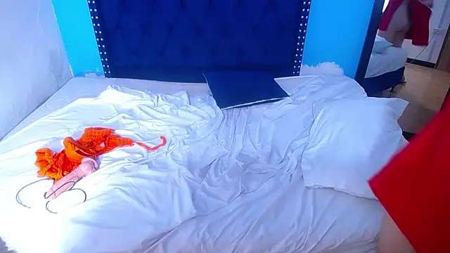 kinky_redhead18's cam snapshot