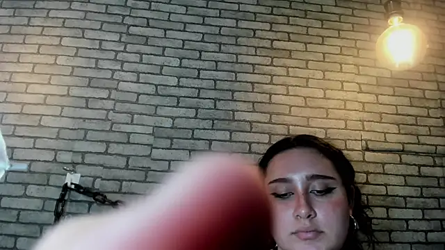 Briana_24's cam snapshot