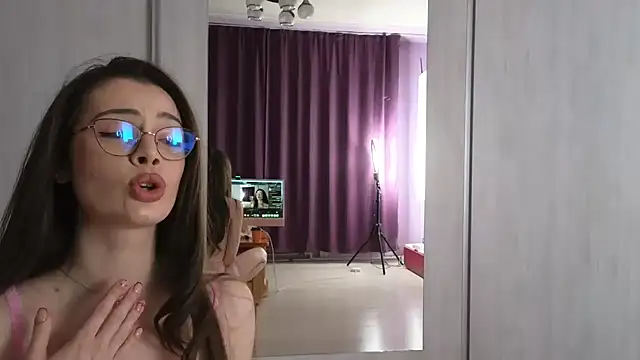 EvoletteLouLou's cam snapshot