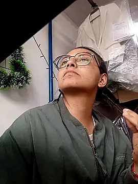 bri_ali's cam snapshot